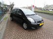 Toyota Yaris - 1.0 VVTi Acces 5 Deurs - 1 - Thumbnail