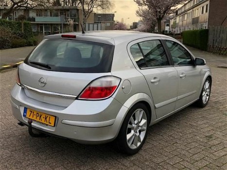 Opel Astra - 2.0 T Cosmo 5-deurs 170 PK 6-bak 1 jaar apk Keurige auto NAP - 1