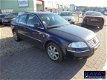 Volkswagen Passat - 1.8T Highline Nap GERESERVEERD - 1 - Thumbnail