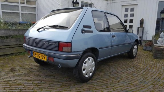 Peugeot 205 - 1.6 GT Zeer mooi, 1e Lak, roestvrij, de auto heeft servicebeurt gehad op 160512 km - 1