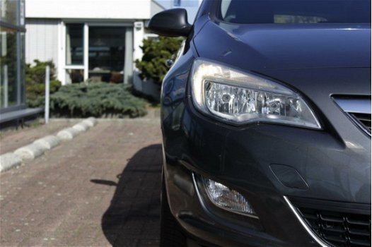 Opel Astra - 1.4 EcoFLEX 100pk EDITION |Parkeersensoren Achter | Trekhaak - 1