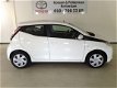 Toyota Aygo - 1.0 VVT-i x-play, camera, NL auto - 1 - Thumbnail