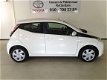 Toyota Aygo - 1.0 VVT-i x-play, camera, NL auto - 1 - Thumbnail