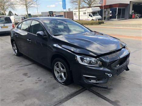 Volvo S60 - 2.0 D4 Momentum Automaat - 1