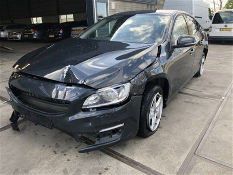 Volvo S60 - 2.0 D4 Momentum Automaat - 1