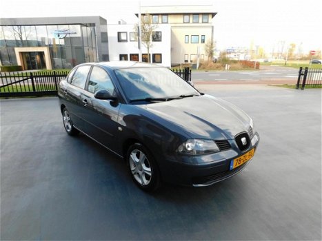 Seat Cordoba - 1.6-16V 25 Edition LM VELGEN TREKHAAK - 1