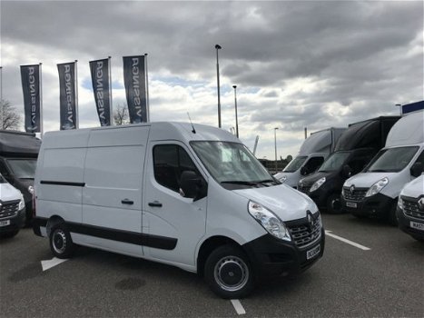 Renault Master - T33 2.3 dCi L2H2 130 pk 40.280 km - 1