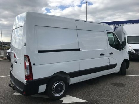 Renault Master - T33 2.3 dCi L2H2 130 pk 40.280 km - 1