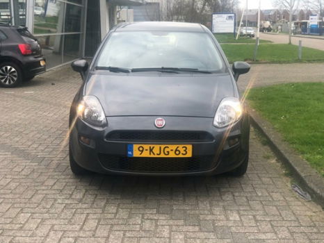 Fiat Punto Evo - 1.3 M-Jet Lounge OP AFSPRAAK GEOPEND T/M 01-01 NIEUWE APK / N.A.P / LM VELGEN / AIR - 1