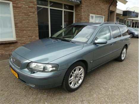 Volvo V70 - 2.4 T Geartronic navi/leder - 1