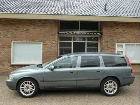 Volvo V70 - 2.4 T Geartronic navi/leder - 1