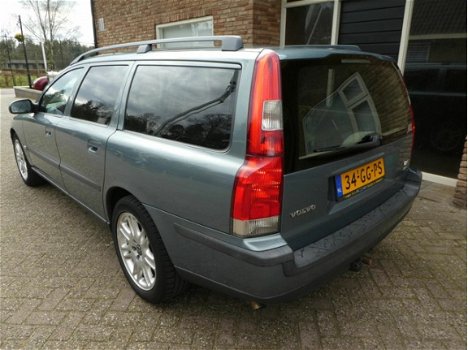 Volvo V70 - 2.4 T Geartronic navi/leder - 1