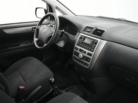Toyota Avensis Verso - 2.0 D-4D Linea Luna 7-PERS. / AIRCO-ECC / CRUISE CONTR. / *APK TOT 4-2020* / - 1