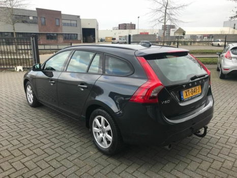 Volvo V60 - 2.0 D4 Kinetic 120 KW 5 cilinder navi trekhaak - 1