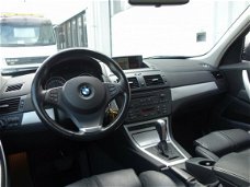 BMW X3 - 2.0D 177pk AUTOM LederSport+verw Navi Parksens v+a 18inch Introduction High Executive