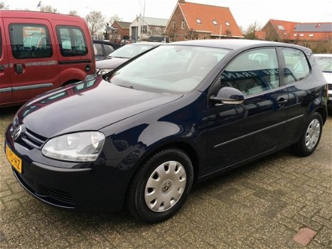 Volkswagen Golf - 1.4 FSI Trendline - 1