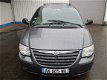 Chrysler Voyager - 2.8 CRDI SE , Aut. , Airco, 7 Pers - 1 - Thumbnail