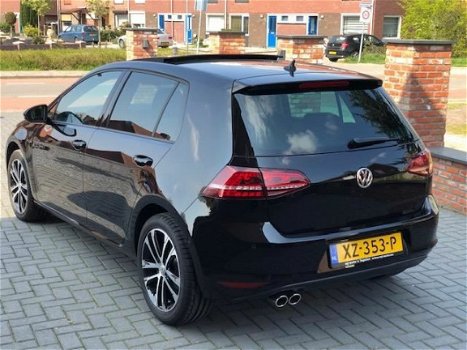 Volkswagen Golf - 1.4 TSI Highline Lounge-Highline 150pk DSG , Navi, Panorama, Bi-Xenon - 1