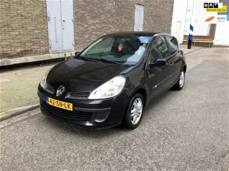 Renault Clio - 1.5 dCi Dynamique Comfort - 1