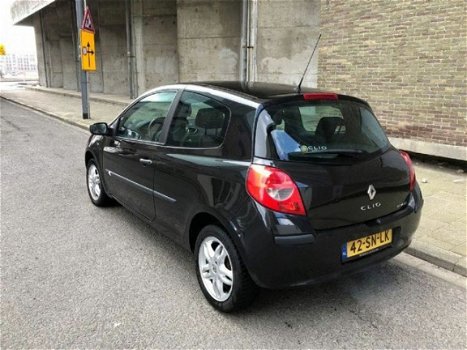 Renault Clio - 1.5 dCi Dynamique Comfort - 1