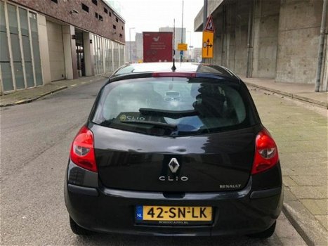 Renault Clio - 1.5 dCi Dynamique Comfort - 1