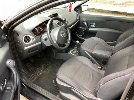 Renault Clio - 1.5 dCi Dynamique Comfort - 1