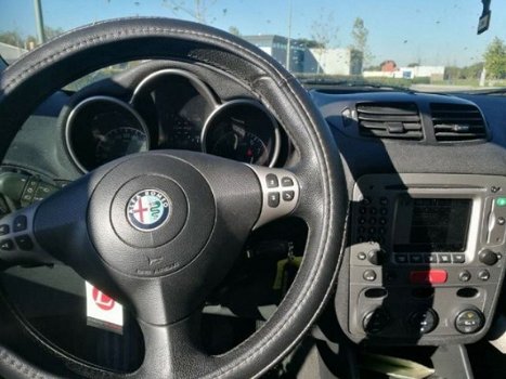 Alfa Romeo 147 - 1.6 T.Spark Edizione Esclusiva - 1