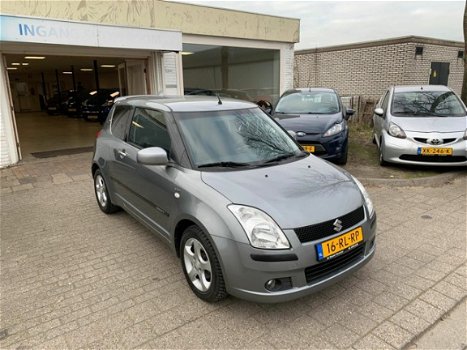 Suzuki Swift - 1.5 Exclusive - 1