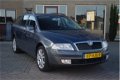 Skoda Octavia Combi - 2.0 TDI Ambiente Attractive Business - 1 - Thumbnail