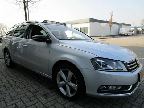 Volkswagen Passat Variant - 2.0TDI DSG 4Motion NAVI PANO - 1