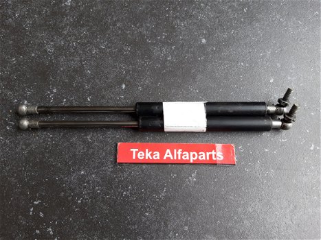 Alfa Romeo 145 Gasveer kofferbak Used - 0