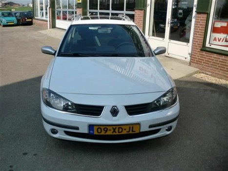 Renault Laguna Grand Tour - 1.6-16V Business - 1