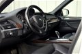 BMW X5 - 3.0d High Executive RIJKLAAR PRIJS-GARANTIE Navigatie Leder Comfort Stoelen Xenon Trekhaak - 1 - Thumbnail