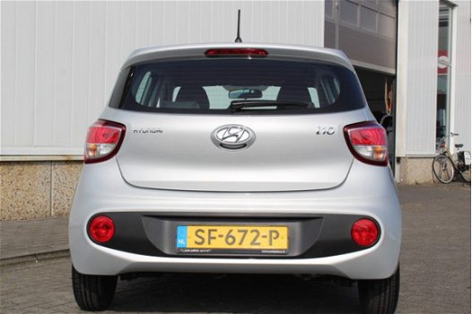 Hyundai i10 - 1.0i 66PK Blue COMFORT |AIRCO |FABRIEKSGARANTIE TOT MEI 2023 - 1