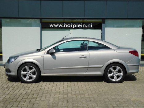 Opel Astra TwinTop - Cabrio 1.8 Cosmo 140 pk Airco | Leder | LM-velgen | Windscherm ( Vestiging - Vi - 1