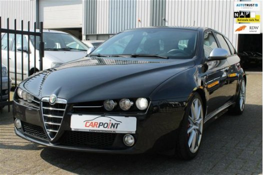 Alfa Romeo 159 Sportwagon - 3.2 JTS Q4 TI UNIEK BOMVOL 260PK - 1