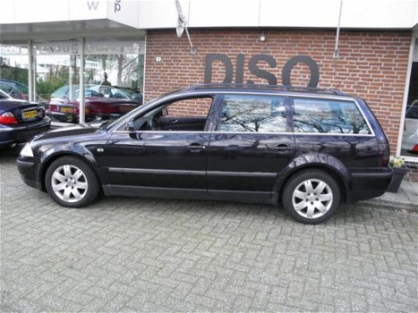 Volkswagen Passat Variant - 2.3 V5 Sportline - 1