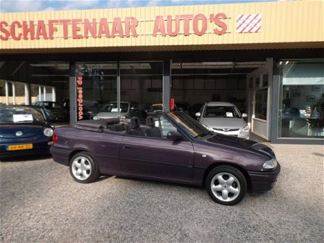 Opel Astra Cabriolet - 1.6i zeer mooi nieuwe apk 06-09-2020 - 1