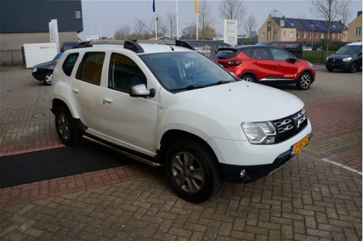 Dacia Duster - 1.2 TCe 4x2 Prestige NAVIGATIE / AIRCO / PARKEERSENSOREN / LICHT METALEN VELGEN - 1