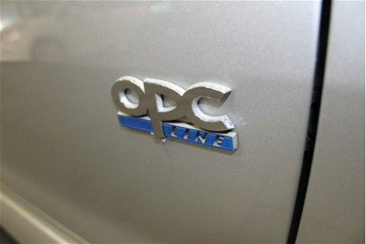 Opel Corsa - 1.4-16V Cosmo OPC-LIne, bodykit, 4 seizoensbanden, keurige staat. RIJKLAARPRIJS - 1