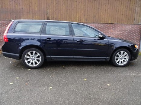 Volvo V70 - 2.0D Kinetic Navi - Clima Control-z.g.a.NIEUW - 1