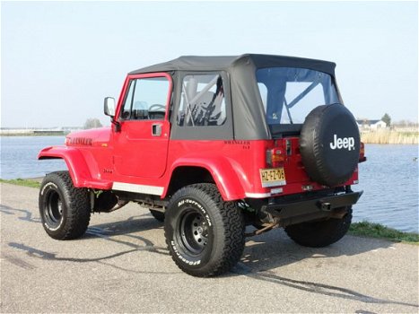 Jeep Wrangler - 4.0i Hardtop Laredo - 1