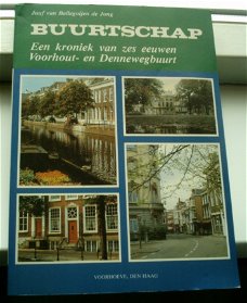 Zes eeuwen Voorhout- en Dennewegbuurt(ISBN 9029707542).