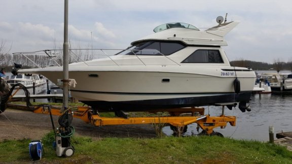 Bayliner 3258 Avanti Fly - 8