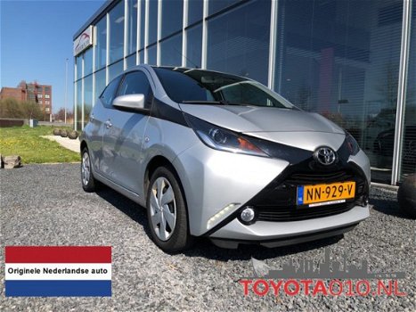 Toyota Aygo - 1.0 VVT-i x-play Camera Airco Bluetooth - 1