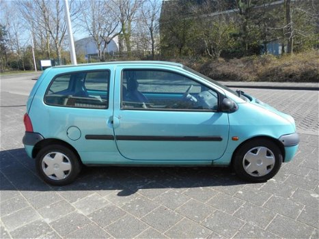 Renault Twingo - 1.2 Comfort MET NIEUWE APK VOOR 795 EURO - 1