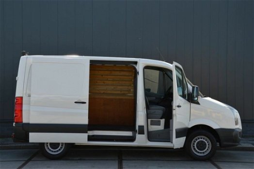 Volkswagen Crafter - 35 2.5 TDI 136 PK Airco Schuifdeur Trekhaak 3500KG Trekgewicht - 1