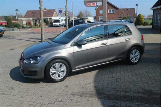 Volkswagen Golf - 1.2 TSI Trendline BlueMotion Tech - 1