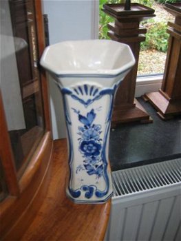 Oude Delfts blauwe vaas, gemerkt en genummerd 6311 - 1