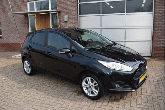 Ford Fiesta - 1.0 Style verwarmde voorruit/stoelen geen afleveringskosten - 1